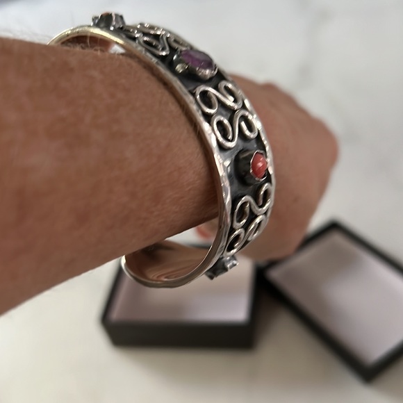 925 Taxco Mexico Turquoise Coral Amethyst Hammered Cuff Bracelet - Picture 7 of 9